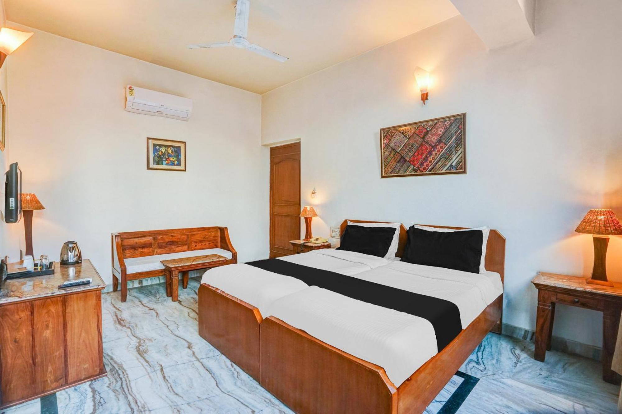 Super Hotel O Sansarchandra Road Formerly Luna Rosa Jaipur Extérieur photo