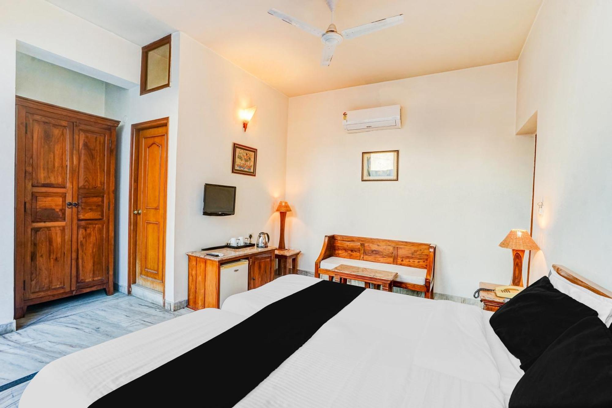 Super Hotel O Sansarchandra Road Formerly Luna Rosa Jaipur Extérieur photo
