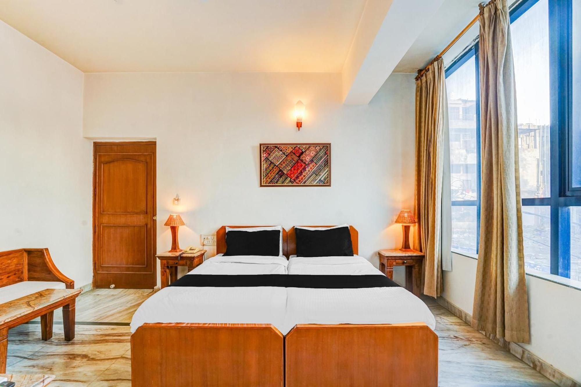 Super Hotel O Sansarchandra Road Formerly Luna Rosa Jaipur Extérieur photo